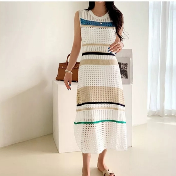 Dresses & Skirts - Sleeveless Stripped Knit White and Cream Dress